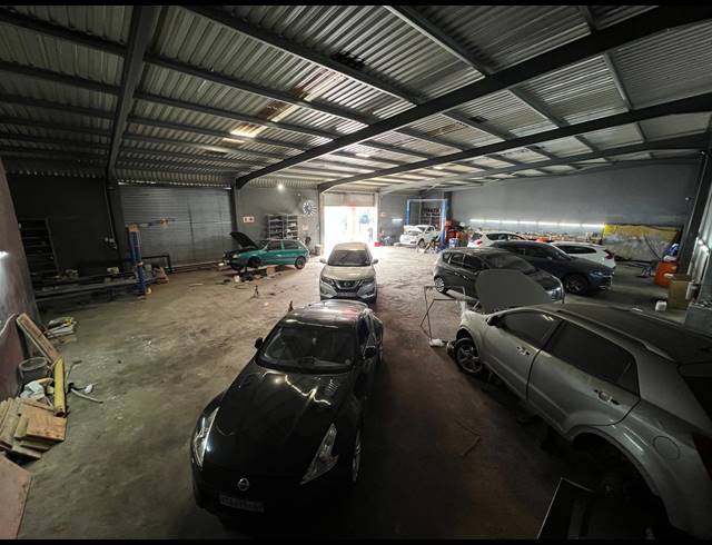 307M² WAREHOUSE TO LET IN FERNDALE